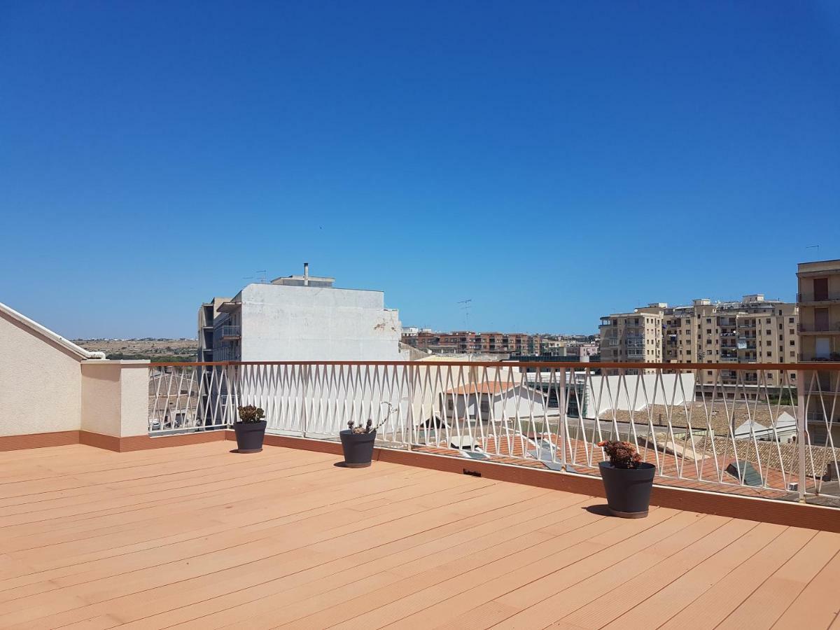 Archinue Apartment Сиракуза Екстериор снимка